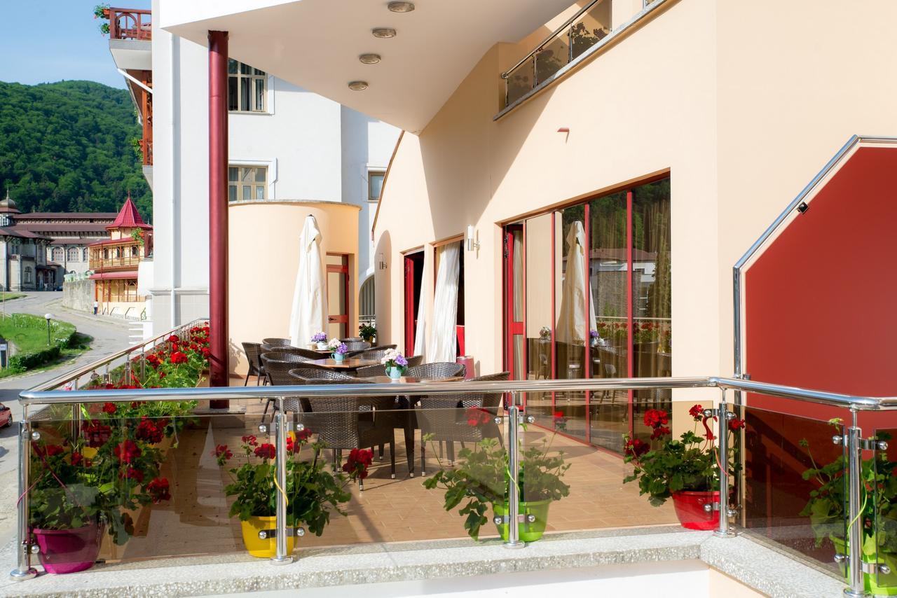 Hotel Nemira Slănic-Moldova Zewnętrze zdjęcie