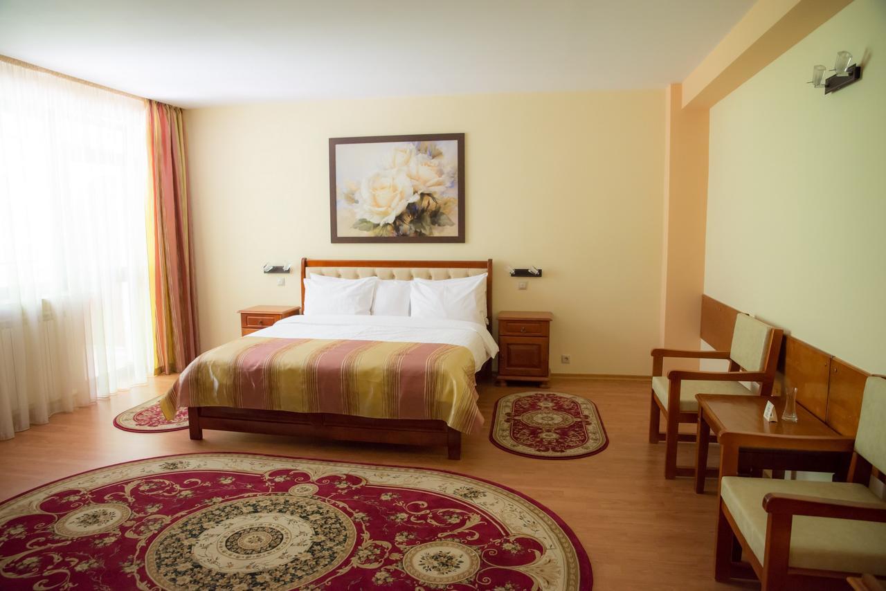 Hotel Nemira Slănic-Moldova Zewnętrze zdjęcie