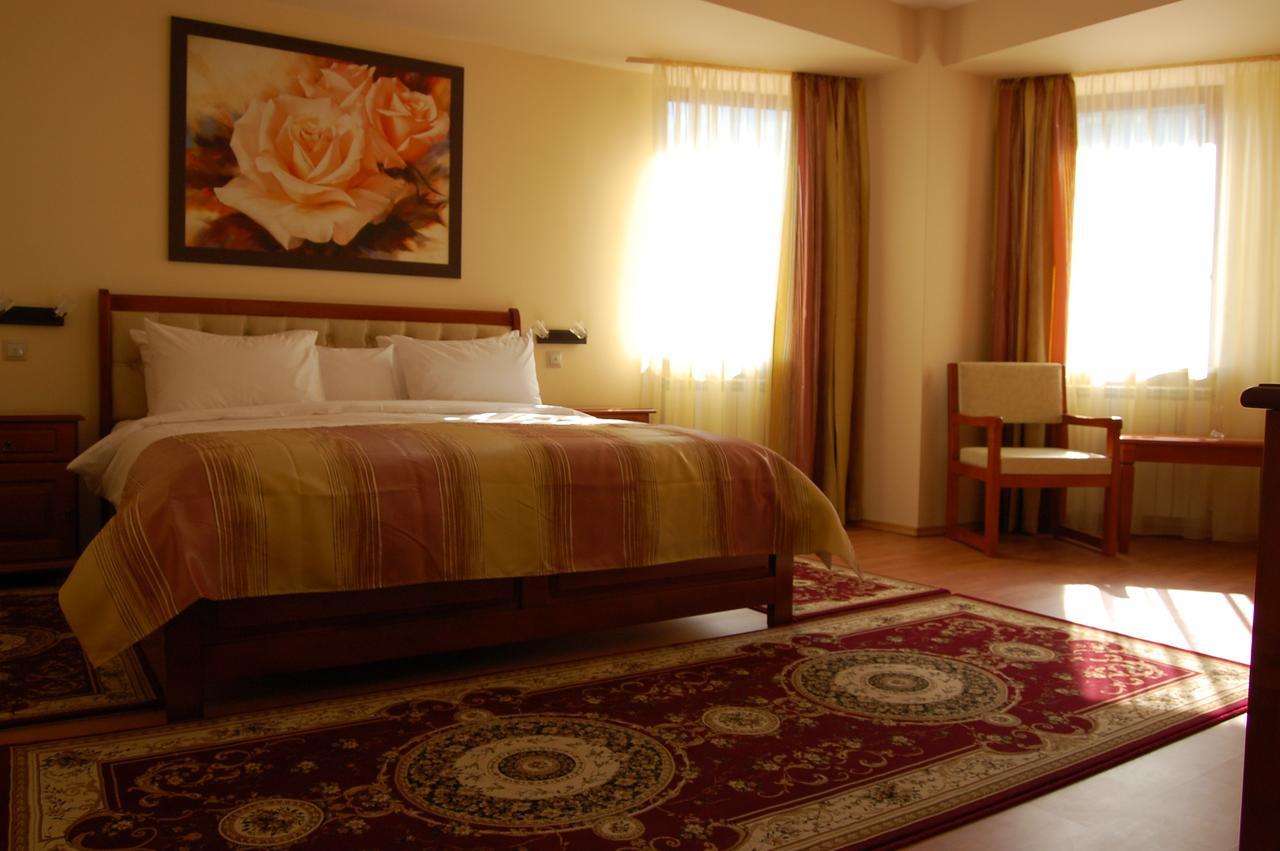Hotel Nemira Slănic-Moldova Zewnętrze zdjęcie